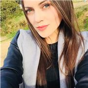 Estoy en capacidad de enseñar dos idiomas ( inglés - francés). Adicionalmente, puedo orientar a mis estudiantes en el idioma Alemán (básico). Soy comprometida, paciente y utilizo distintas metodologías para facilitar el aprendizaje de estas lenguas